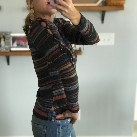 Multi Color Stripe Tie Sleeve Top - Picture 4 of 7